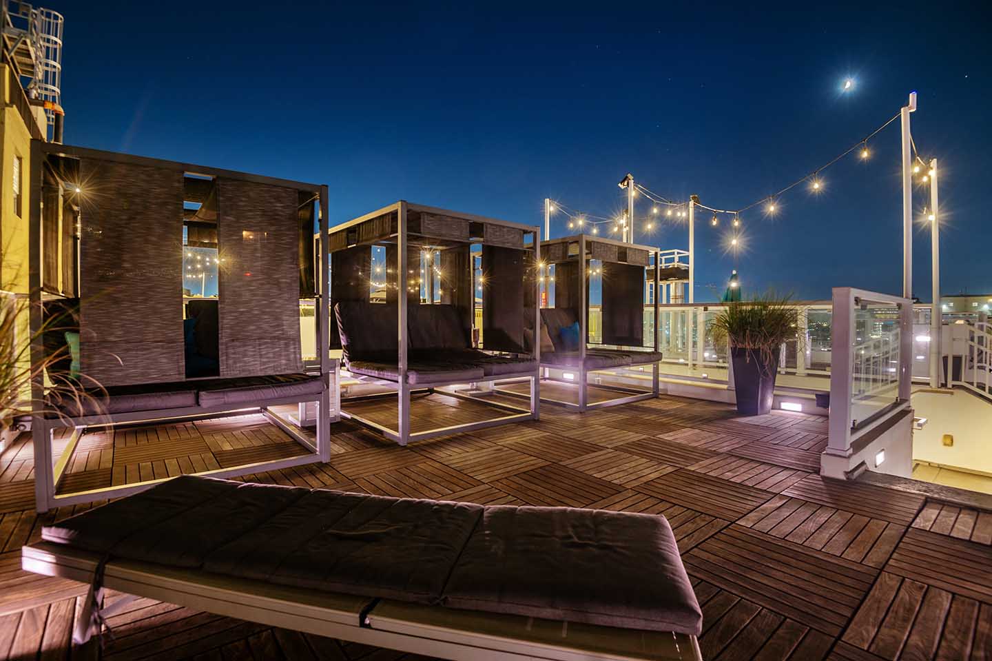 The Broadway Den Roof